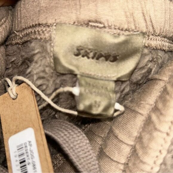 Skims Dessert Tan Snuggly Skinny
Pants(Size Small) - Picture 8 of 11